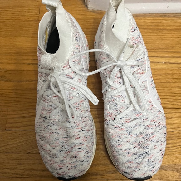 ASICS - Picture 1 of 3